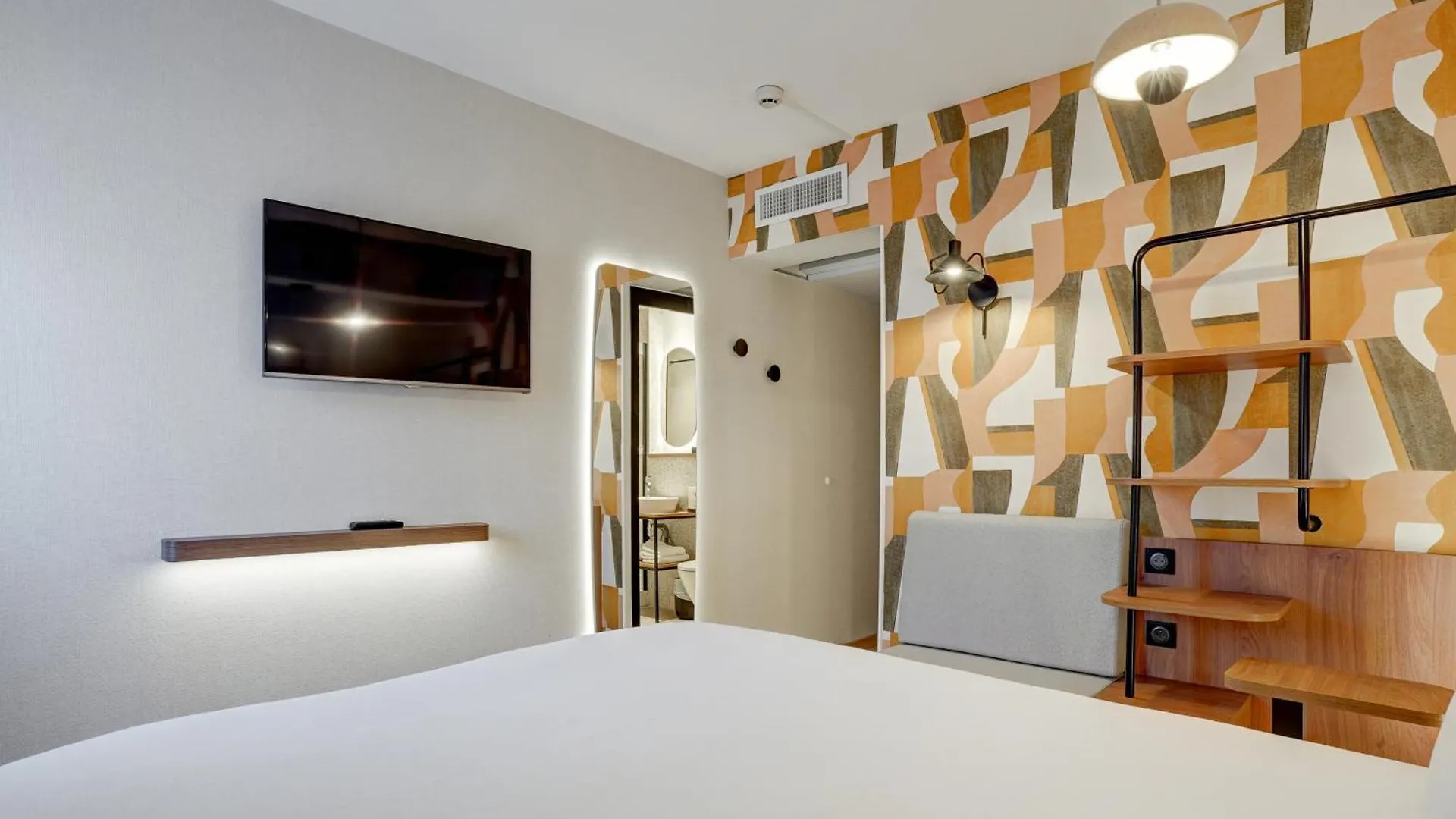 Kyriad Marseille Palais Des Congres - Velodrome - Ibis Styles A Partir Du 13 Mai 2025 3*,  France