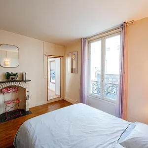 bright-and-lovely-ian-apartment.fr-paris.fr/
