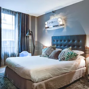 Ze 4*, Parigi Francia